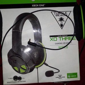 Turtle Beach Xbox One Headset PARTS ONLY. Only one box/ 2 HEADSETS INCLUDED